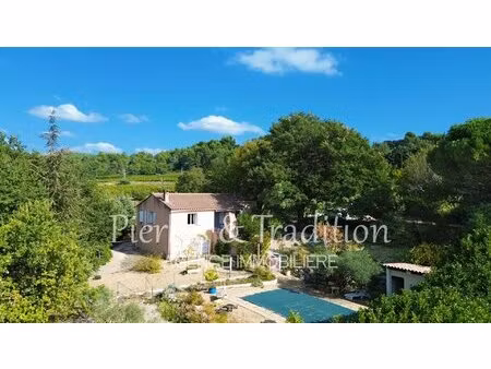 apt  maison de plain pied avec grand terrain et piscine