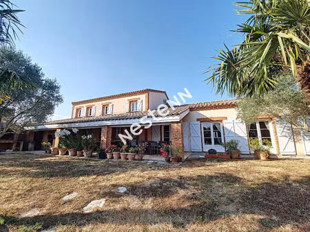 a vendre maison de style 8 chambres avec piscine et dépendances sur 1.7ha de terrain avec 