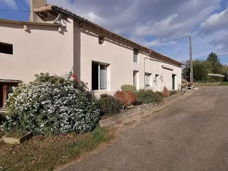 vente ferme 4 pièces 134 m² à benassay (86470)  147 000 €