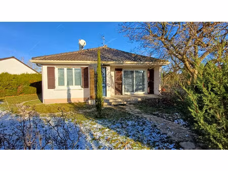 a vendre magny les hameaux cressely  maison plain pied individuelle sur terrain clos 450m²
