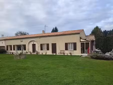 vente maison mirambeau 17150 - - surface privée
