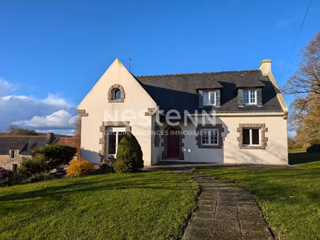 ensemble immobilier à vendre à plumelin - 187 000m² de terrain