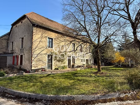 maison 210 m² + locatifs sur 28 ares de terrain