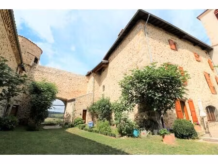 demeure de ville et village