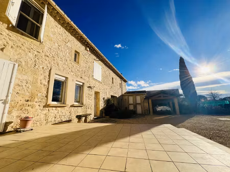 'propriété de charme : maison de 222 m2 sur 802 m2 de terrai