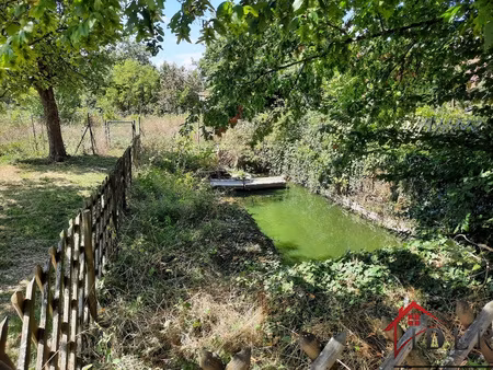 maison avec terrain et dépendances