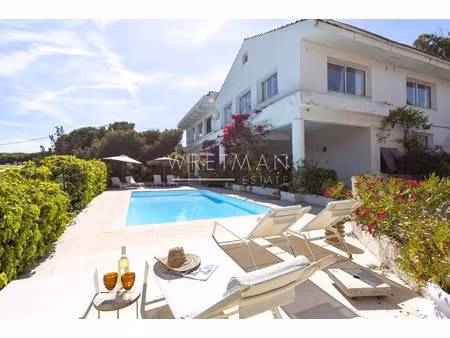 villa impressionnante avec vue mer - les issambres