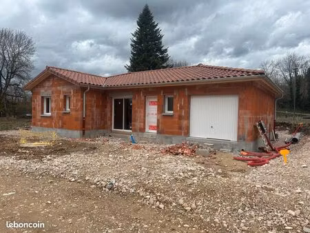 maison de 118 m2 plain pied 4 ch sur terrain 618 m2