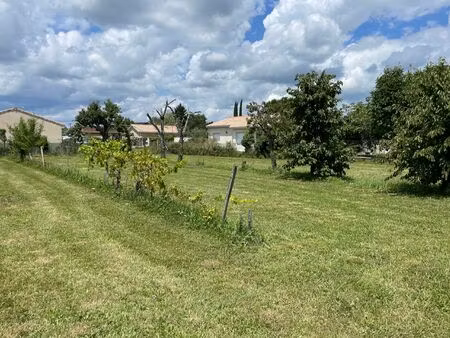 nouveau à cadillac  grand terrain au centre ville et au calme