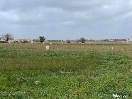 terrain 618 m² saint porchaire