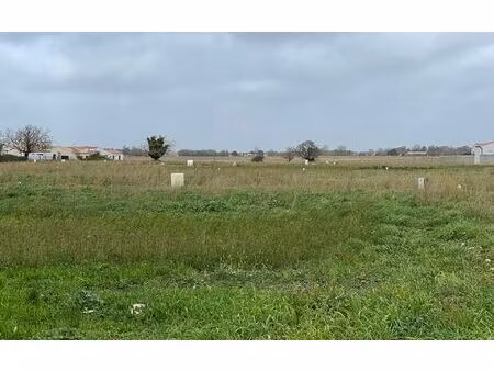 terrain saint-porchaire 821 m² t-0 à vendre  80 500 €