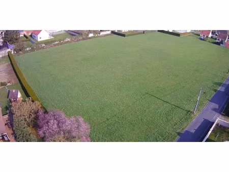 terrain constructible plat de 10.611 m2 ideal !!! pour investisseurs