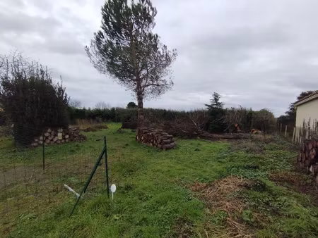 secteur vouillé - terrain à bâtir de 895 m²