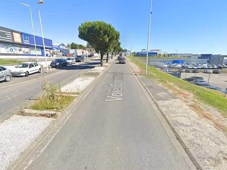 location commerce champniers 715 m²