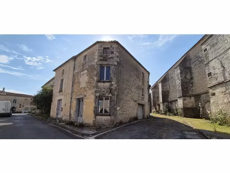 vente maison 4 pièces 115 m² à tusson (16140)  54 900 €