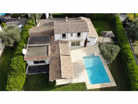 quartier résidentiel - superbe villa avec piscine poolhouse