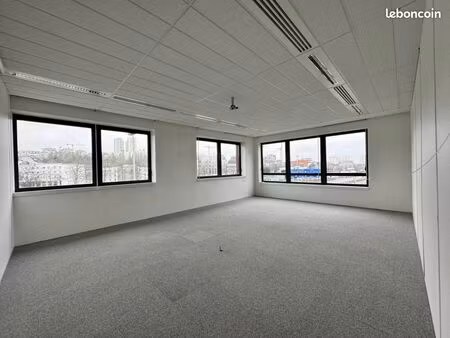 local d'activité 353 m²