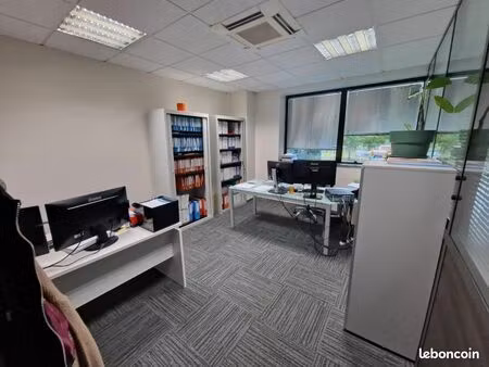 bureau 221 m²