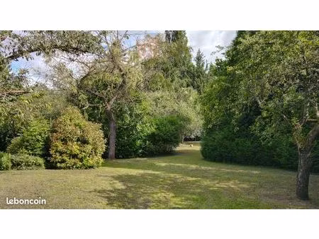 terrain 2200 m² chantilly