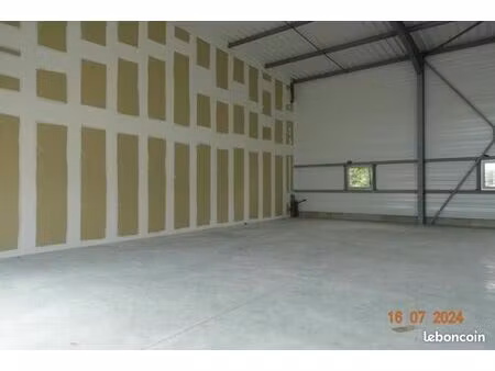 local commercial 200 m²