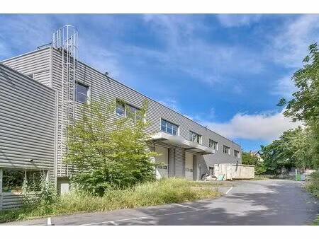 location local d'activités arcueil 1 643 m²