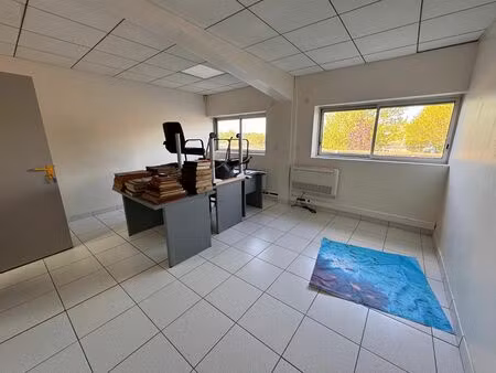 location bureau 16 m² à la riche (37520)