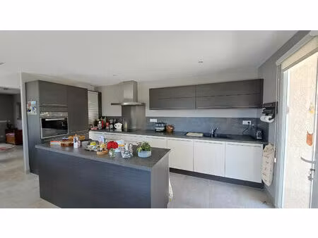 vente maison 8 pièces  170.00m²  saint