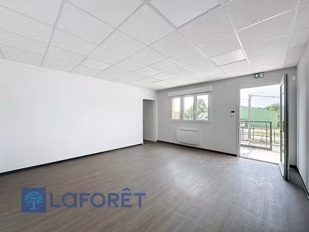 location locaux professionnels 4 pièces 118 m² à conches-en-ouche (27190)  750 €