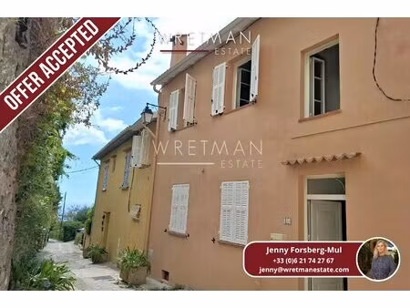 maison du village avec vue mer et balcon - castellar