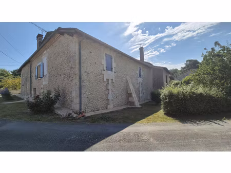 maison en pierre rénovée  quatre chambres  sous-sol  dépendance  terrain 2477m²
