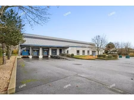 location entrepôt / local d'activités lisses 3 167 m²