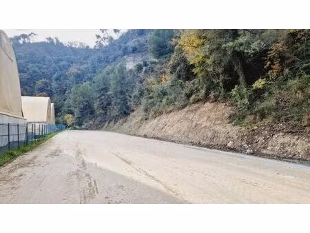 terrain de 2100 m2 - carros  france