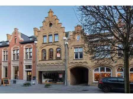 maison très centrale avec commerce