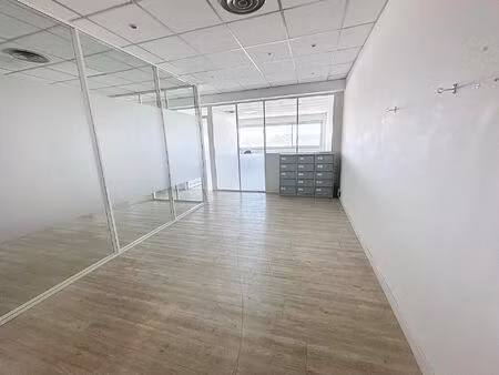 location bureau 7 pièces 134 m² à mouans-sartoux (06370)