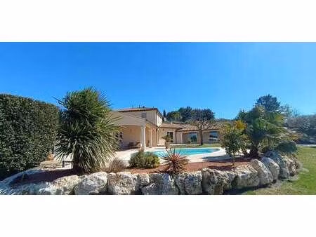 maison avec piscine et terrasse blauzac (30)