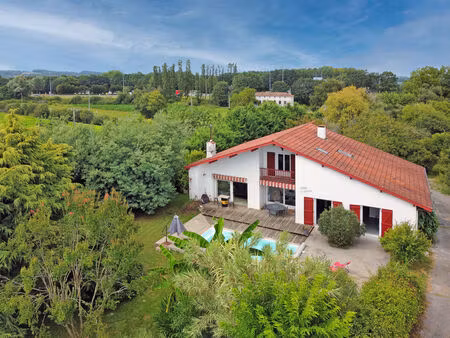 vente maison 8 pièces 220m2 sames 64520 - 395000 € - surface privée