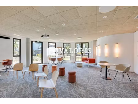 location bureau 9156 m² à limonest (69760)