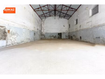 local industriel ou commercial de 617 m² - 8 033€ ttc