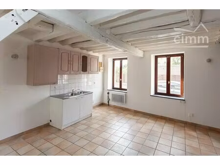 maison de village en pierre à saint maximin