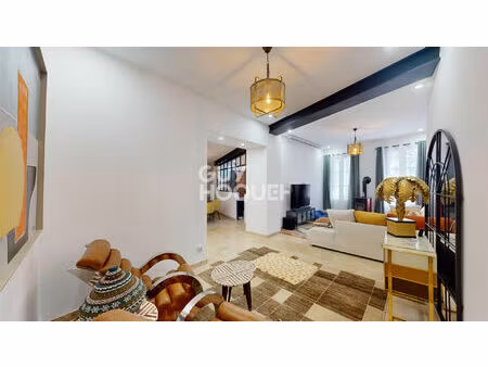 carpentras  appartement comme une maison de ville (245 m² carrez) entièrement rénové avec 