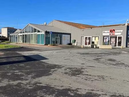 location commerce cozes 161 m²