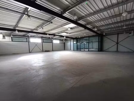 location local d'activités chatellerault 1 379 m²