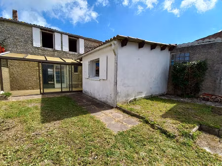 authentique maison de village à rénover - charme  dépendance en pierre et beau potentiel à