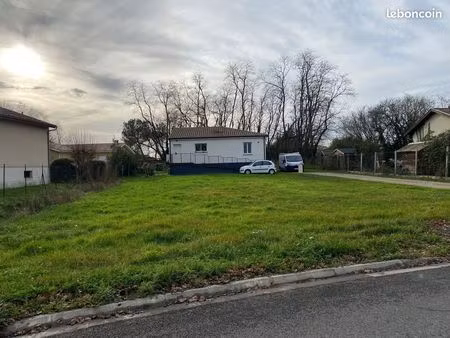 particulier vend beau terrain 473 m² libre constructeur
