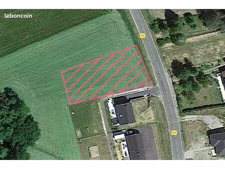 terrain 1021 m² laon