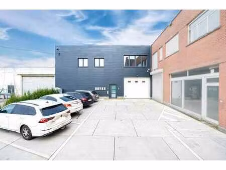 immeuble mixte (bureaux et entrepôts)  proche de l'e40