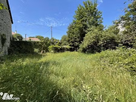 terrain 813 m² beze