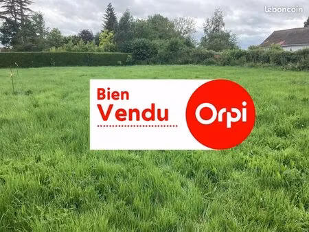 terrain 1 099 m² nomain