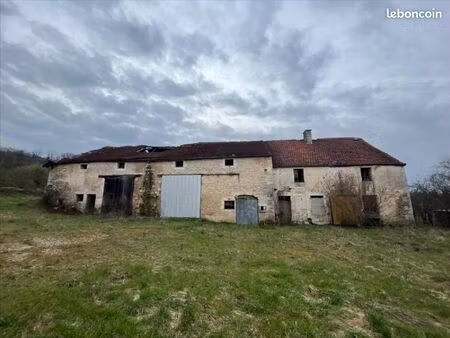 ferme 1 pièce 300 m²