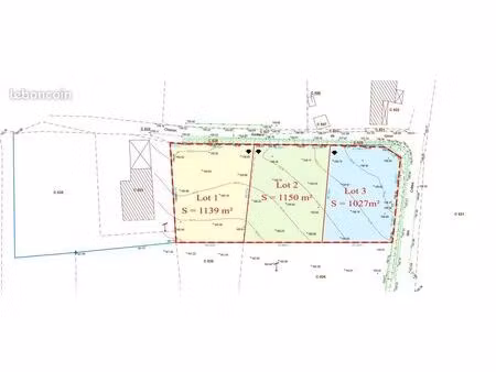 terrain 1 150 m² fals